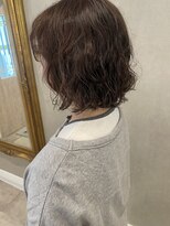 リノ カルバリ(Lino Calbari)&nbsp;切りっぱなしボブ×ランダムパーマ