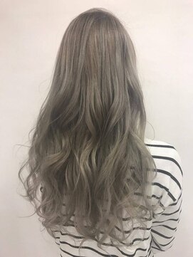 ブリーチ ラボ エーアイ 原宿店(BLEACH LABO Ai) ダブルカラーアッシュグレーカラー透明感ロング