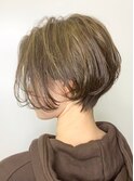 【roijir 表参道】　大人くびれショート×小顔オリーブカラー