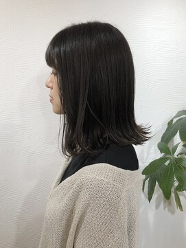 ログ ヘアー(LOG HAIR) 切りっぱなしロブ＆カーキグレー
