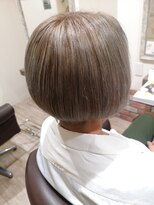 ルシードスタイル クリザンテーム&nbsp;ハイライトで白髪ぼかしシルバーベージュ