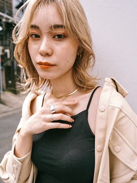 ドットハリス(.Hallis) ハイトーン小顔レイヤーミディアム