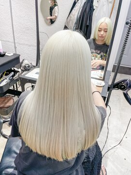 ピボット 北千住(PIVOT) ホワイトブリーチ