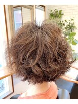 ココモ(cocomo)&nbsp;ランダムスパイラルパーマでボリューミーに！