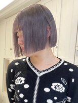 5748ミルクティーアッシュハイトーンカラー切りっぱなしボブ
