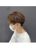 ベージュカラーアップバングツイスト