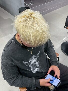 ラックスビールーチェ 沖縄那覇イオンモール店(LUXBE LUCE) ハイトーンツイストスパイラル