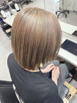 シアン(CYAN) CYAN#20代30代#ベージュ#ツヤ感#大人かわいい