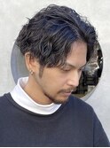 センターパートウルフカットツイストスパイラルパーマゆるめ黒髪