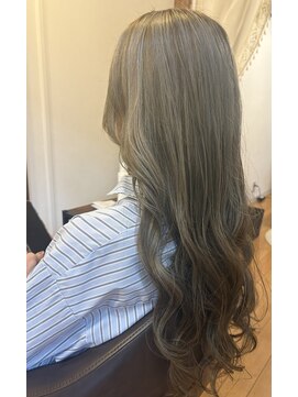 バハリ(Bahari) オリーブグレージュカラー