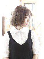 キミ(kimi)&nbsp;【ｋｉｍｉ】グレージュ×ワンカールボブ×ハイトーン