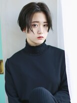 バース(BIRTH)&nbsp;無造作カール×センターパートショートスタイル 3