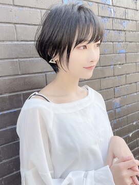 アンド ストーリーズ(&STORIES) 厚めバング黒髪ナチュラルマニッシュショートボブパーマ