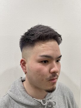 メンズアンダーバーホワイト 南海難波店(Men's _WHITE) スキンフェード×シルバー