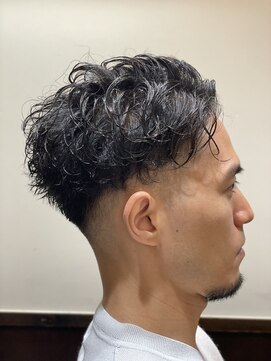 ヒロギンザバーバーショップ 神楽坂店(HIRO GINZA BARBER SHOP) フェードカット+ツイストスパイラル
