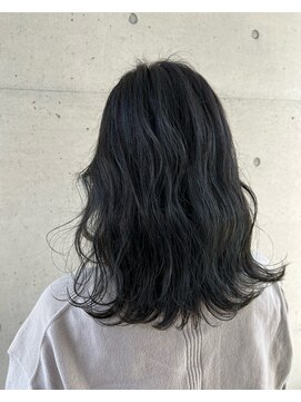アチーブ ヘア デザイン(achieve hair design) 暗髪黒髪透明感マットくすみブルー寒色系　無造作ウェーブ