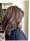 ミディアムヘア*ハイライトローライト