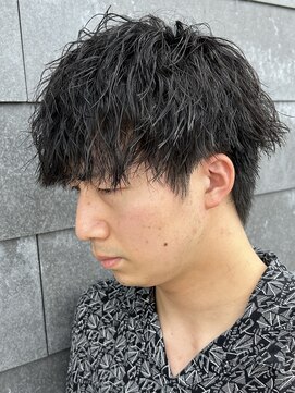 ヒュイル バイ ニアウ(Hwyl by Niau) メンズマッシュパーマソフトツイストパーマニュアンスパーマ眉毛