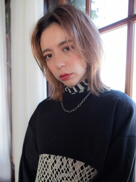 アンディアーモ ロッコ(andiamo) 外ハネレイヤースタイル