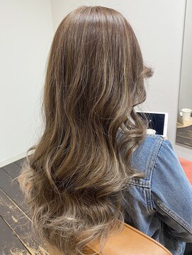 エイト ネクサス店(No.8) 【20代、30代、40代、50代オススメ】＊白髪ぼかしハイライト＊