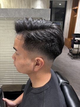 ヨシザワインク バンダイ(YOSHIZAWA Inc. BANDAI) 新発田万代理容バーバーフェードアイロンパーマ濡れパン色気渋い