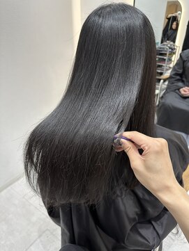 ジーナ 博多筑紫口(Zina) 地毛風ダークアッシュ×うる艶 髪質改善Tr!【福田れん】