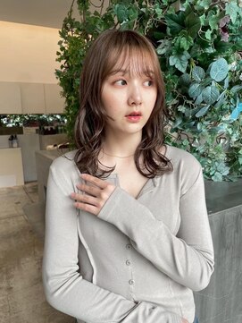 ワイビー グリーン リル(y.be green rel) ナチュラルくすみベージュ