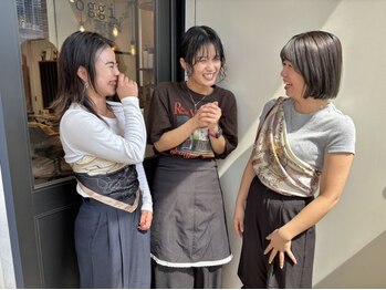 オッジバイケンジ(oggi by KENJE)の写真/【女性スタイリストのみ在籍】同性目線の"可愛い"をご提案◇居心地よくゆったりくつろげると好評♪