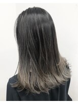 シエスタ バイ アンブルリュクス(siesta by amble luxe)&nbsp;モノトーンアッシュのグラデーションカラー