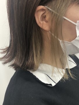 キューズ クラブ(cuz KLUB) 【cuzKLUB】耳上インナーカラー×ベージュ