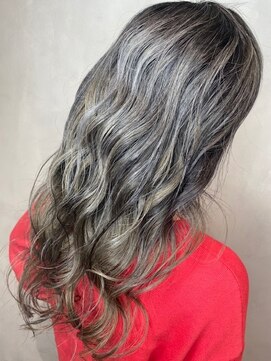 アース コアフュールボーテ 上尾店(EARTH coiffure beaute) 【外国人風】立体感×逆バレ×シルバー