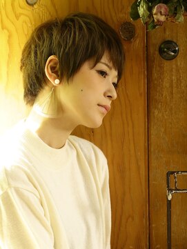 アトリエパーランプ(Atelier par LAMPE) ハイライトカラー小顔オン眉ショートボブウルフウェットヘアi2