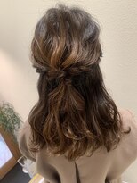 ハブ(hub)&nbsp;【天神今泉】ハーフアップアレンジ