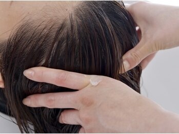 アルルヘアーオキナワ(ARURU HAIR)の写真/美髪効果にも繋がるARURUのヘッドスパはやみつきになる事間違いなし！至福のひと時をお過ごしください。