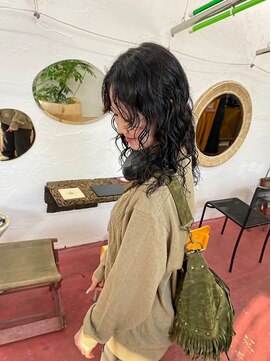 キュエ(qiie) qiie/ブリーチ/パーマ/ハイトーン/ダブルカラー/インナーカラー