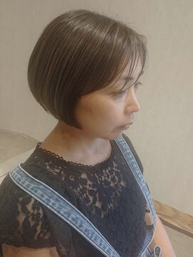 美髪小屋 明るめグレーカバー大人ショート