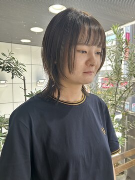 ヘアーアンドメイク ビス(HAIR&MAKE bis) ウルフカット☆ももこ