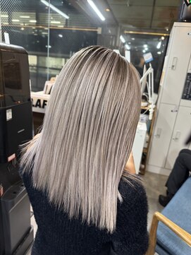 ラフ(LAFF) 【根元ぼかしでキレイが続くハイトーンカラー】※ブリーチ必須