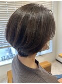 新色ピンクブラウン白髪ぼかしカラーショートボブ