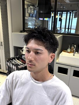 フランクスバーバーザスタンド(Frank’s barber the stand) スペインカール×スパイキーショート×フェザーパーマ飯田橋F