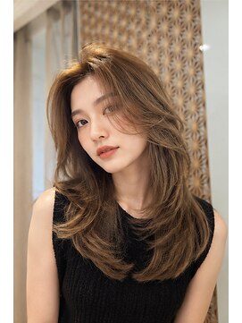 オアシスアヴェダ ザ・ペニンシュラ東京(OASIS AVEDA) セミロング・大人ベージュ・レイヤー・銀座日比谷有楽町20代30代