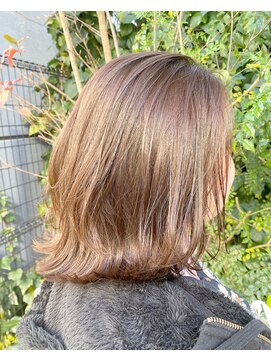 ニースヘアギャラリー 上野御徒町店(Neece hair gallery by across) 《Kiko*おすすめ》外ハネレイヤーロブ*ベージュブラウン