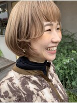 ヨナサン(Yona Saint)&nbsp;大人ベージュカラー。