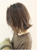 切りっぱなしボブ_くびれミディイヤリングカラー_ba262271