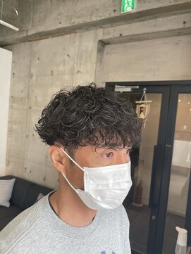 モーブ(MAUVE) 波巻きツイストスパイラルパーマメンズマッシュ