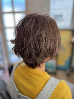 【ヘアカラー専門店】キレイになるための最善のこだわり施術と良質カラーをお手頃価格でご提供致します。