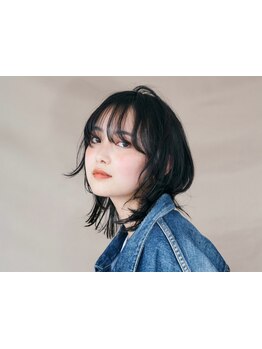 《ミディアムやロングと相性も◎》貴方の魅力を引き出す、今流行りの顔周りレイヤーカット[ショートカット]