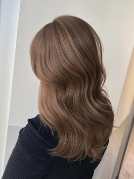 アマトウキョウスマートサロン(AMA TOKYO×Smart Salon) ヘーゼルベージュ　ブリーチなし　レイヤーカット　海外風
