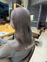 ラウル(Laulu)&nbsp;ミディアムヘア/暗めカラー/グランマッシュ/佐倉