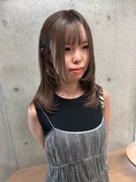 エウペ 渋谷(WEUPE)&nbsp;斜めバング/グレージュカラー/デザインカラー/シルキーベージュ